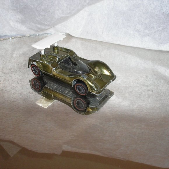 Hot Wheels Redline Chaparral 2G 1968 Olive - Picture 4 of 10